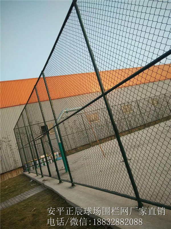 籃球場護欄網圖片大全